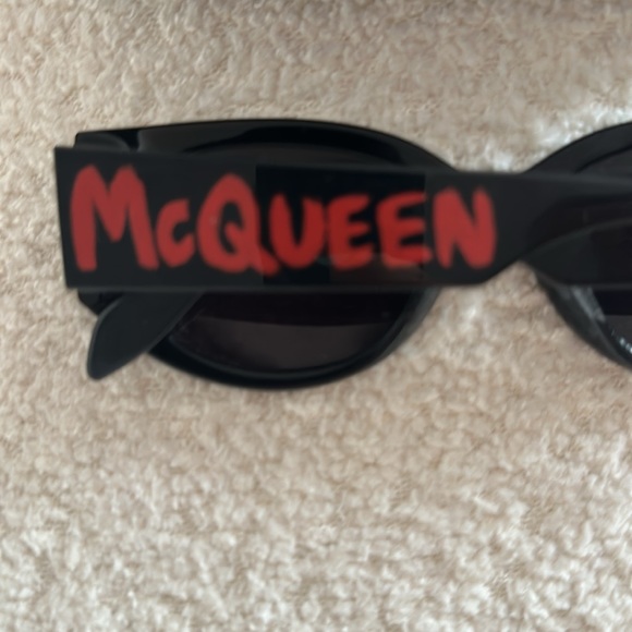 Alexander McQueen Sunglasses - Picture 3 of 4